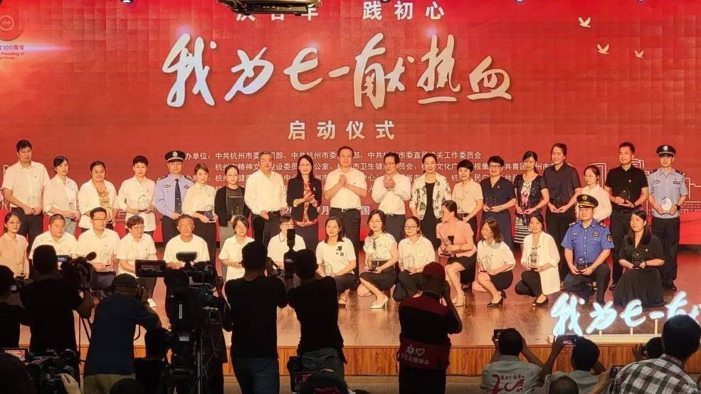 山西一只小奶狗和垃圾一起被装在塑料袋中被丢弃，主人是怎么想的？游戏画面